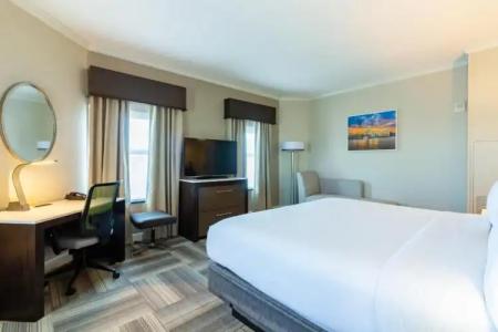 Holiday Inn Express Savannah - Historic District, an IHG - 41