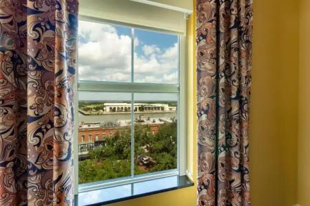 Holiday Inn Express Savannah - Historic District, an IHG - 7