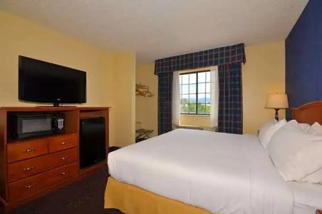 Ramada by Wyndham Santa Fe - 46