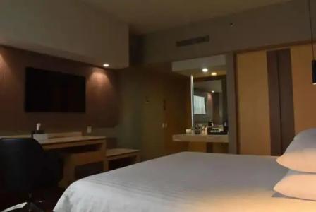 Ramada by Wyndham Santa Fe - 43