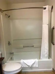 Ramada by Wyndham Santa Fe - 51