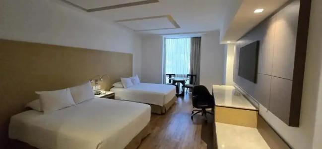 Ramada by Wyndham Santa Fe - 37