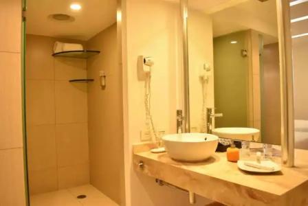 Ramada by Wyndham Santa Fe - 32