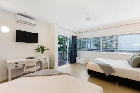 Coral Sea Marina Resort - 51