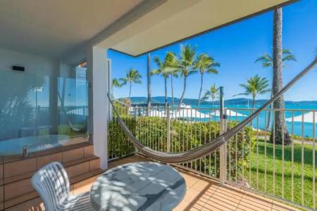 Coral Sea Marina Resort - 110