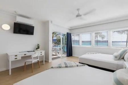 Coral Sea Marina Resort - 76