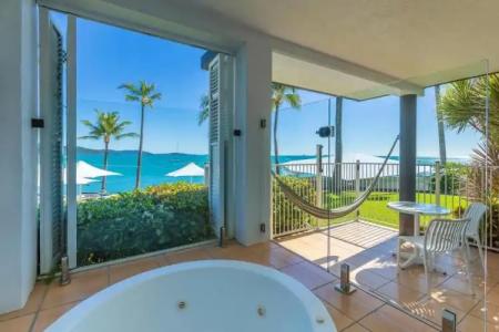 Coral Sea Marina Resort - 108