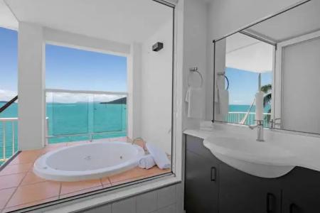 Coral Sea Marina Resort - 96