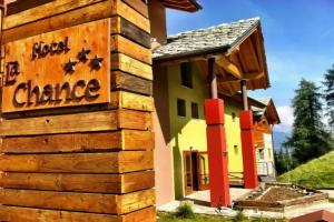 Hotel La Chance, Pila