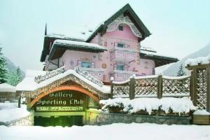 Hotel Soreghes Gran Chalet, Campitello di Fassa