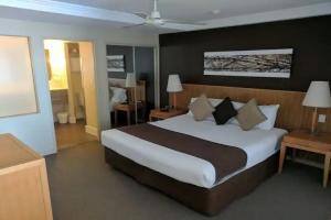 Pier One, Hervey Bay