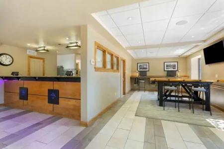 Best Western Plus Clocktower Inn - 12