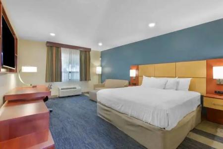 Best Western Plus Clocktower Inn - 71