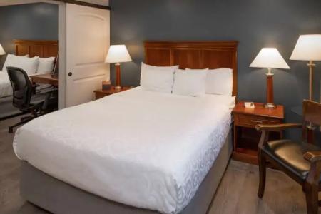 Best Western Plus Clocktower Inn - 56