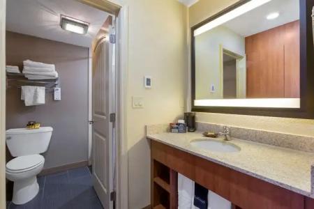 Best Western Plus Clocktower Inn - 74