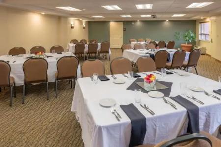 Best Western Plus Clocktower Inn - 27