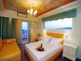 Deluxe room with balcony and beachfront