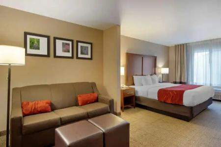 Comfort Suites Anchorage International Airport - 6