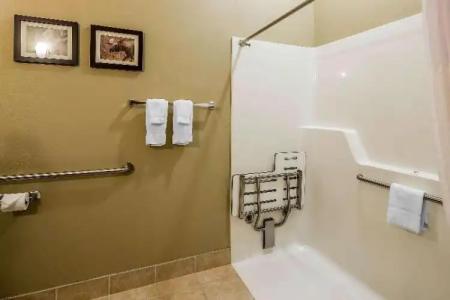 Comfort Suites Anchorage International Airport - 33