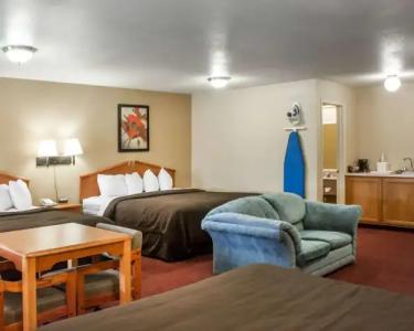 Quality Inn Airport - 34