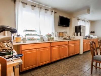 Quality Inn Airport - 22