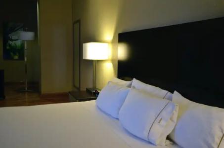 Holiday Inn Express Cleveland Downtown, an IHG - 1