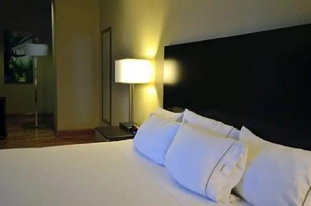 Holiday Inn Express Cleveland Downtown, an IHG - 46