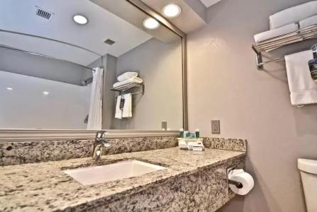 Holiday Inn Express Cleveland Downtown, an IHG - 33