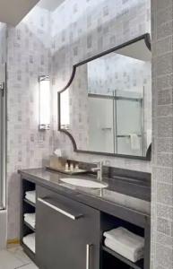 Indigo Cleveland Downtown, an IHG - 25