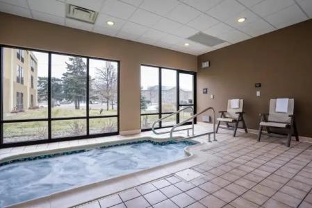 Hampton Inn Sioux Falls - 11
