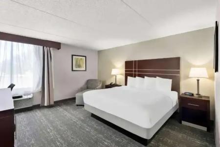 Best Western Luxbury Inn Fort Wayne - 46