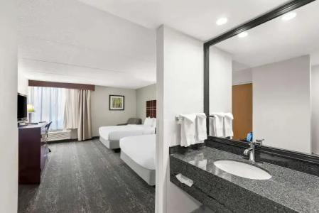 Best Western Luxbury Inn Fort Wayne - 34