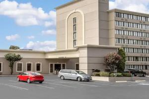 Ramada by Wyndham Winston-Salem, Winston-Salem