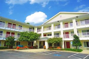 Hometowne Studios by Red Roof Winston-Salem - University Pkwy, Winston-Salem