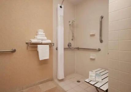 Hampton Inn Laredo - 6