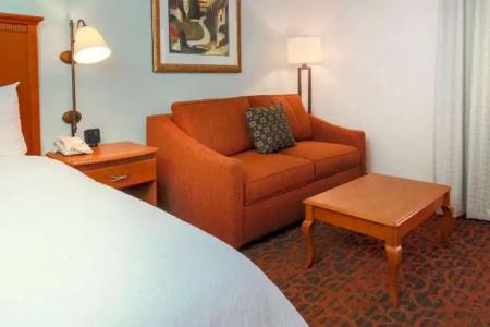 Hampton Inn Laredo - 2