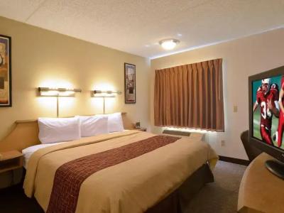 Red Roof Inn Laredo - 23