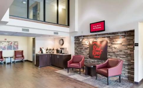 Red Roof Inn Laredo - 1