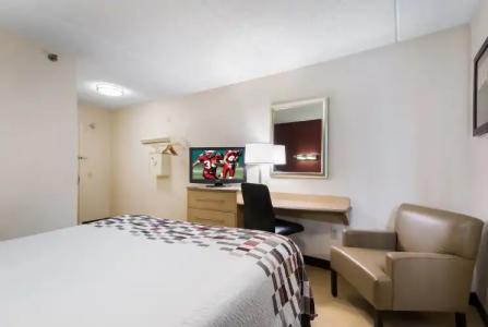 Red Roof Inn Laredo - 39