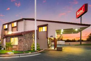 Red Roof Inn & Suites Medford - Airport, Medford