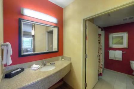 Courtyard Medford Airport - 135