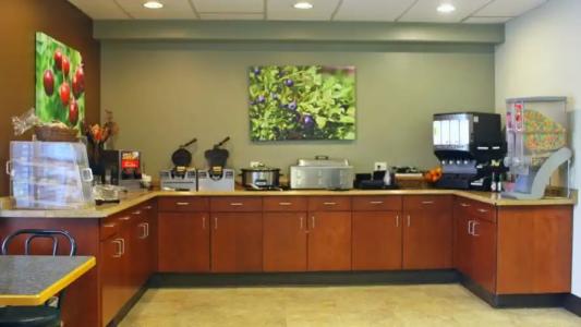 Broadway Inn Conference Center - 34