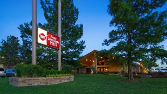 Best Western Plus Saddleback Inn and Conference Center - 51