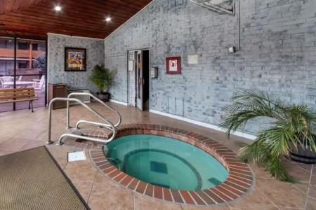 Best Western Plus Saddleback Inn and Conference Center - 17