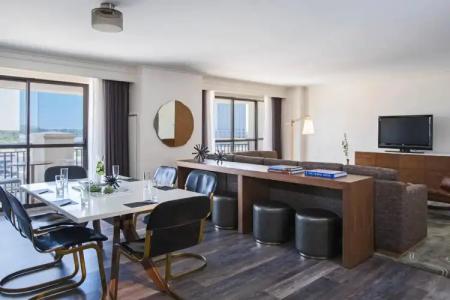 Renaissance Raleigh North Hills - 48