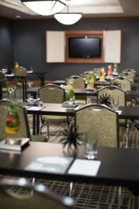 Renaissance Raleigh North Hills - 8