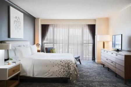 Renaissance Raleigh North Hills - 16