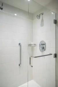 Renaissance Raleigh North Hills - 87