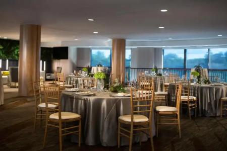 Renaissance Raleigh North Hills - 38