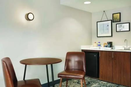 Four Points by Sheraton Raleigh Arena - 13